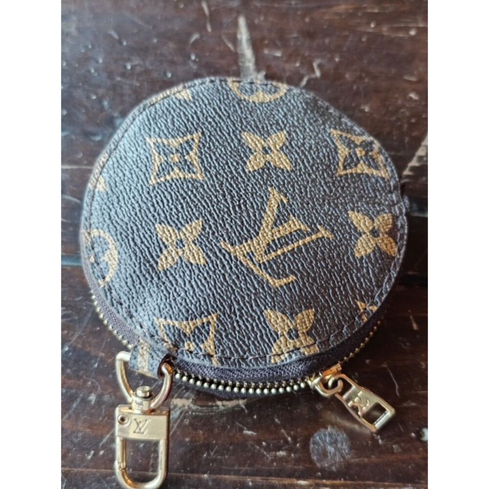 Classic Round Monogram Coin Pouch - Small Circle Key Ring Wallet - 4"